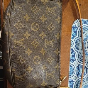 Louis Vuitton monogram pochette
